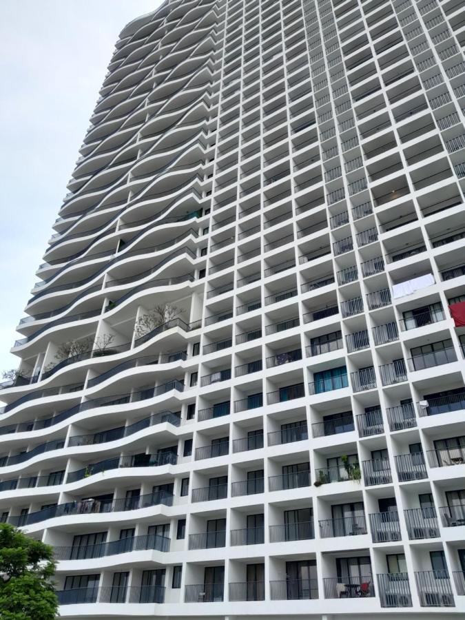 The Landmark Comfort Relax Spacious Sea View By Iz Tanjung Tokong Kültér fotó
