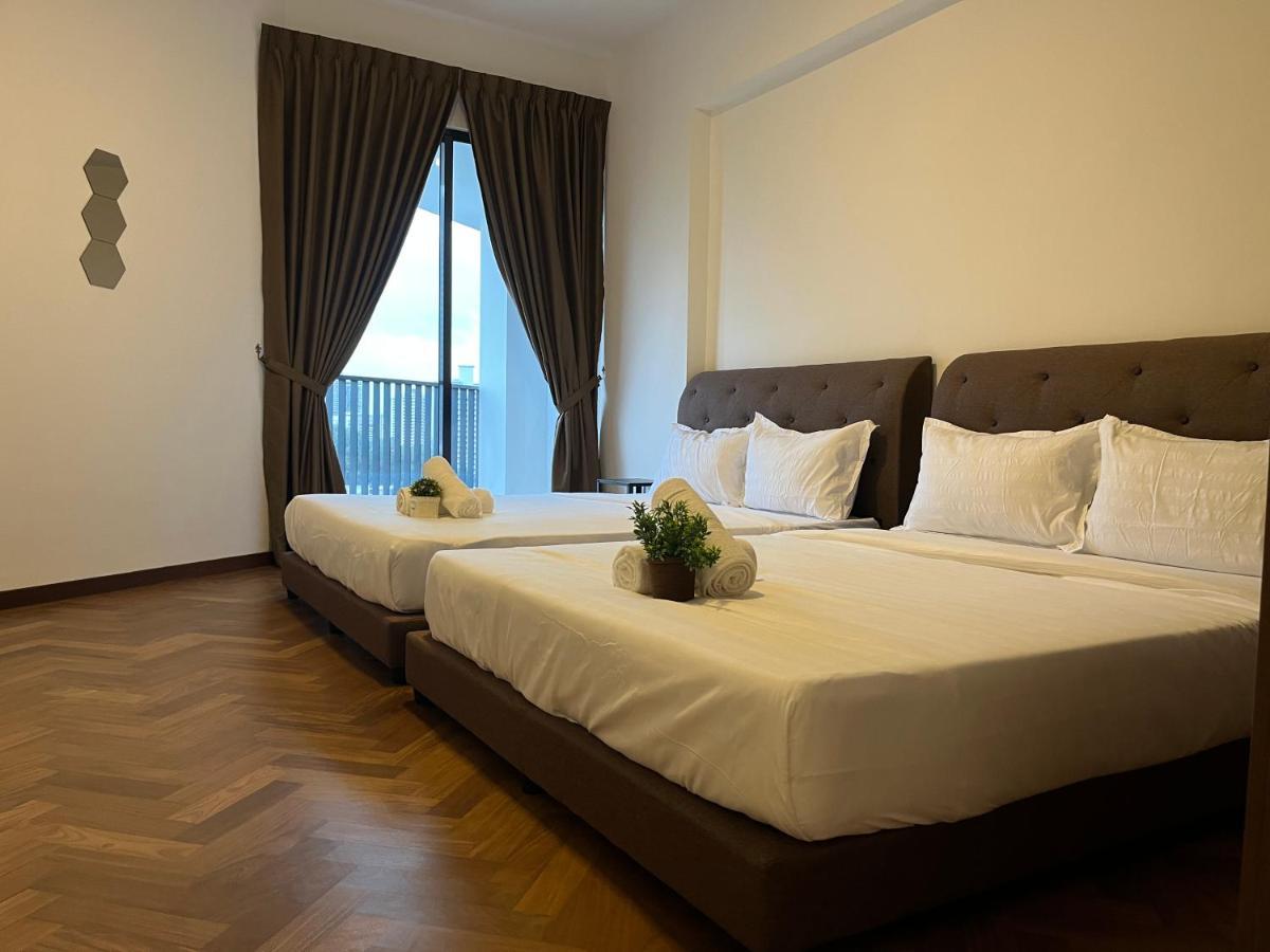 The Landmark Comfort Relax Spacious Sea View By Iz Tanjung Tokong Kültér fotó